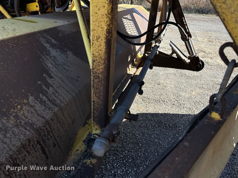 image for item DP3250 2005 Superior Broom DT80C  broom