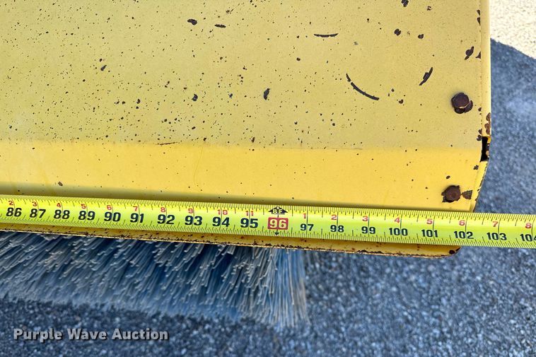 image for item DP3250 2005 Superior Broom DT80C  broom