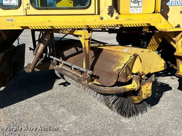 image for item DP3250 2005 Superior Broom DT80C  broom