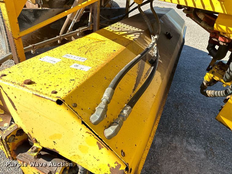 image for item DP3250 2005 Superior Broom DT80C  broom