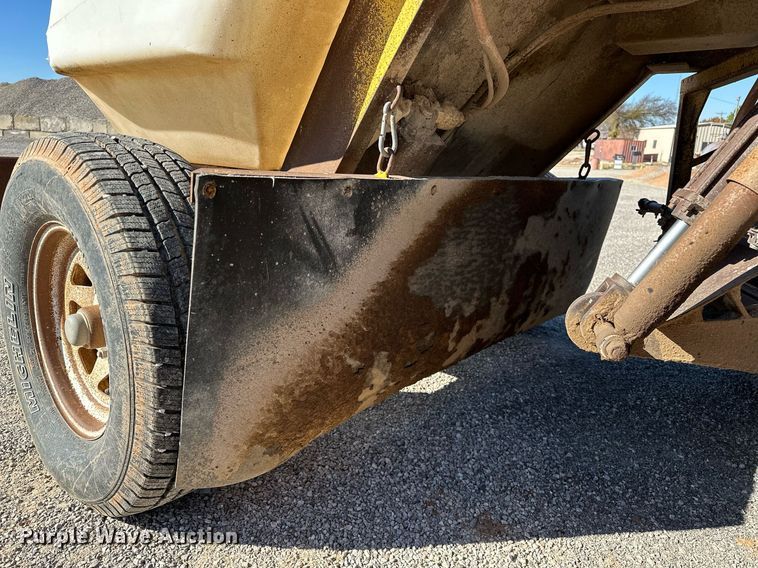 image for item DP3250 2005 Superior Broom DT80C  broom