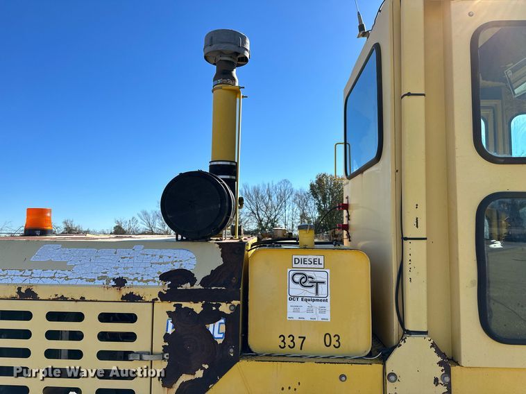 image for item DP3250 2005 Superior Broom DT80C  broom