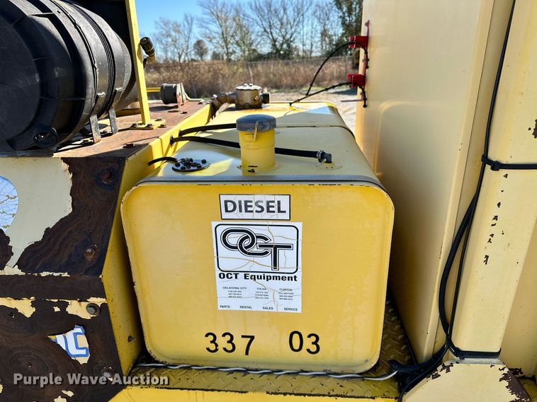 image for item DP3250 2005 Superior Broom DT80C  broom