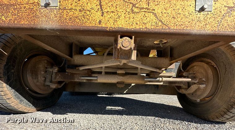 image for item DP3250 2005 Superior Broom DT80C  broom