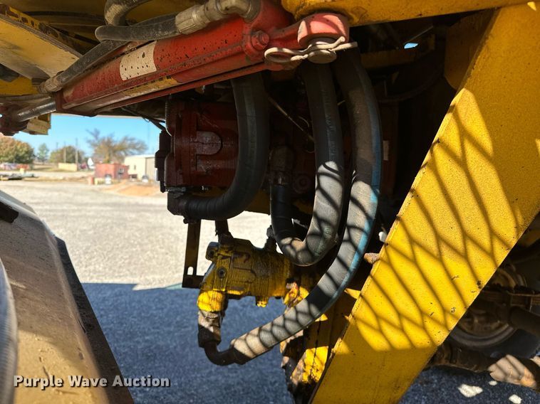 image for item DP3250 2005 Superior Broom DT80C  broom