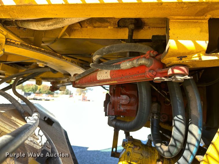 image for item DP3250 2005 Superior Broom DT80C  broom