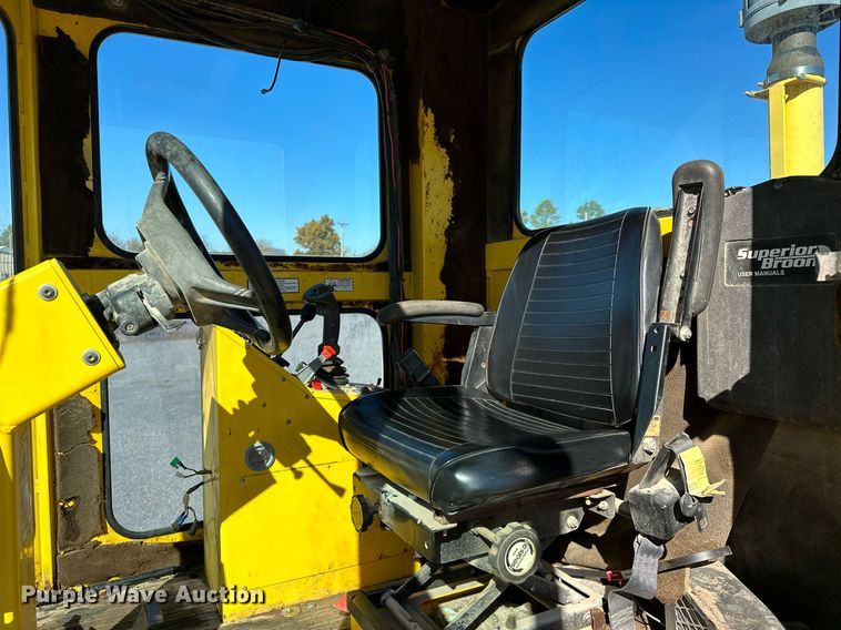 image for item DP3250 2005 Superior Broom DT80C  broom