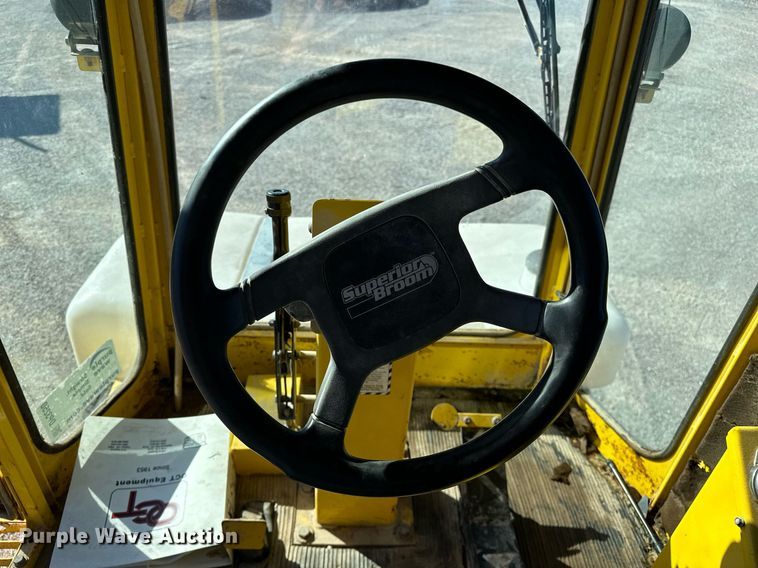 image for item DP3250 2005 Superior Broom DT80C  broom