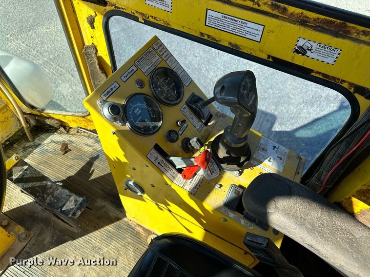 image for item DP3250 2005 Superior Broom DT80C  broom