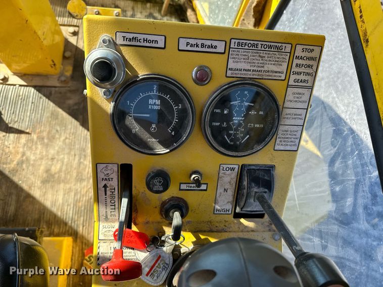 image for item DP3250 2005 Superior Broom DT80C  broom