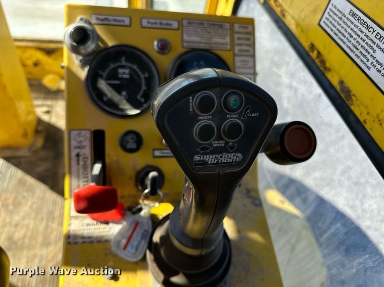 image for item DP3250 2005 Superior Broom DT80C  broom