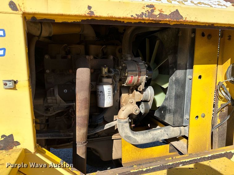 image for item DP3250 2005 Superior Broom DT80C  broom