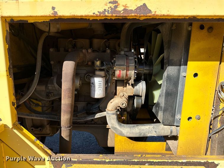 image for item DP3250 2005 Superior Broom DT80C  broom