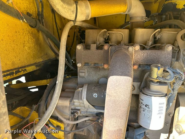 image for item DP3250 2005 Superior Broom DT80C  broom