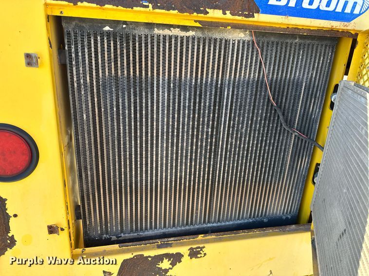 image for item DP3250 2005 Superior Broom DT80C  broom