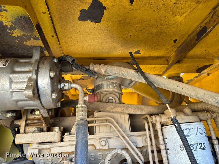 image for item DP3250 2005 Superior Broom DT80C  broom