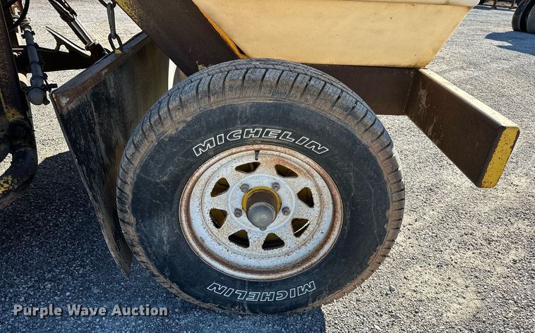 image for item DP3250 2005 Superior Broom DT80C  broom