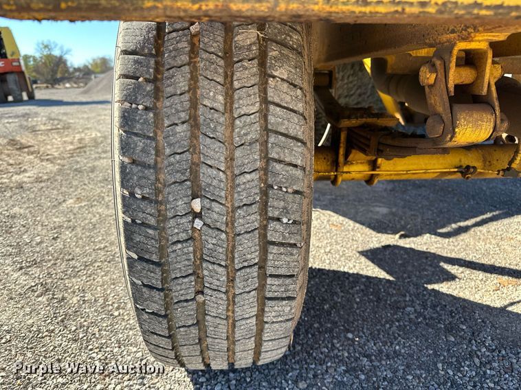 image for item DP3250 2005 Superior Broom DT80C  broom