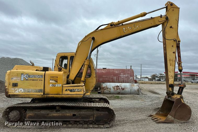 image for item DP3262 1999 John Deere 120  excavator