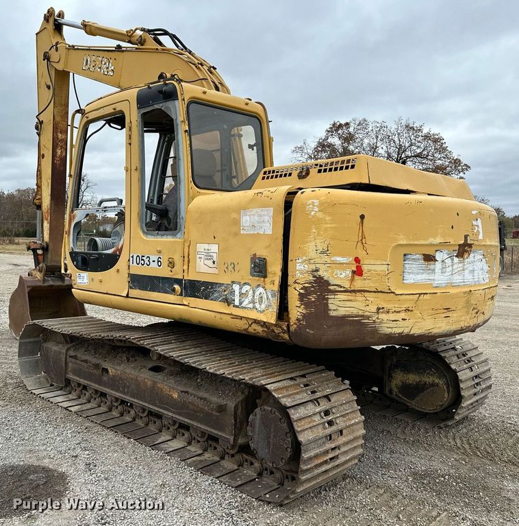 image for item DP3262 1999 John Deere 120  excavator