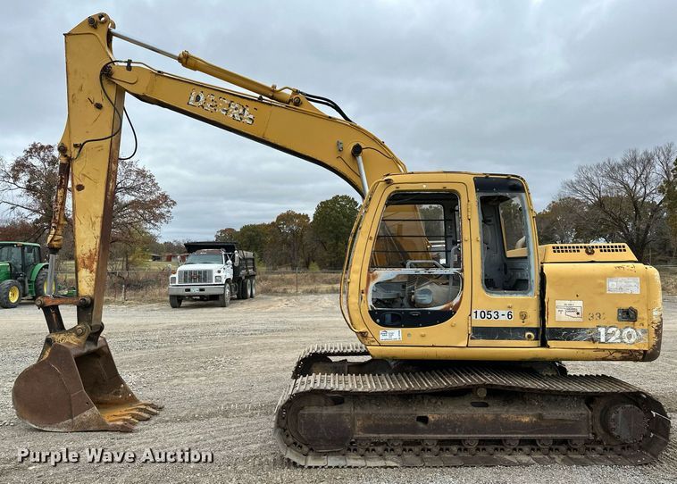 image for item DP3262 1999 John Deere 120  excavator