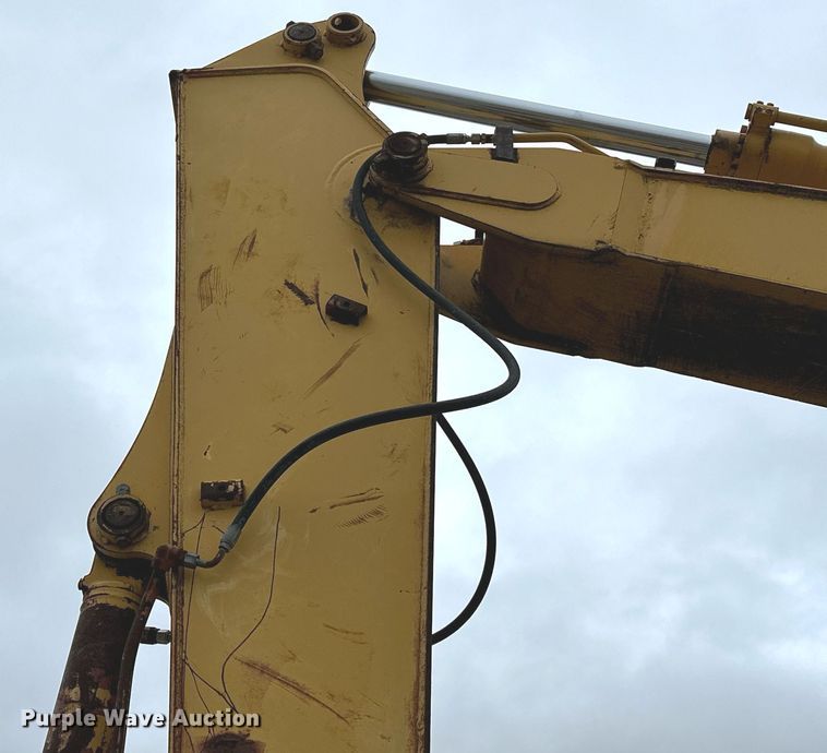 image for item DP3262 1999 John Deere 120  excavator