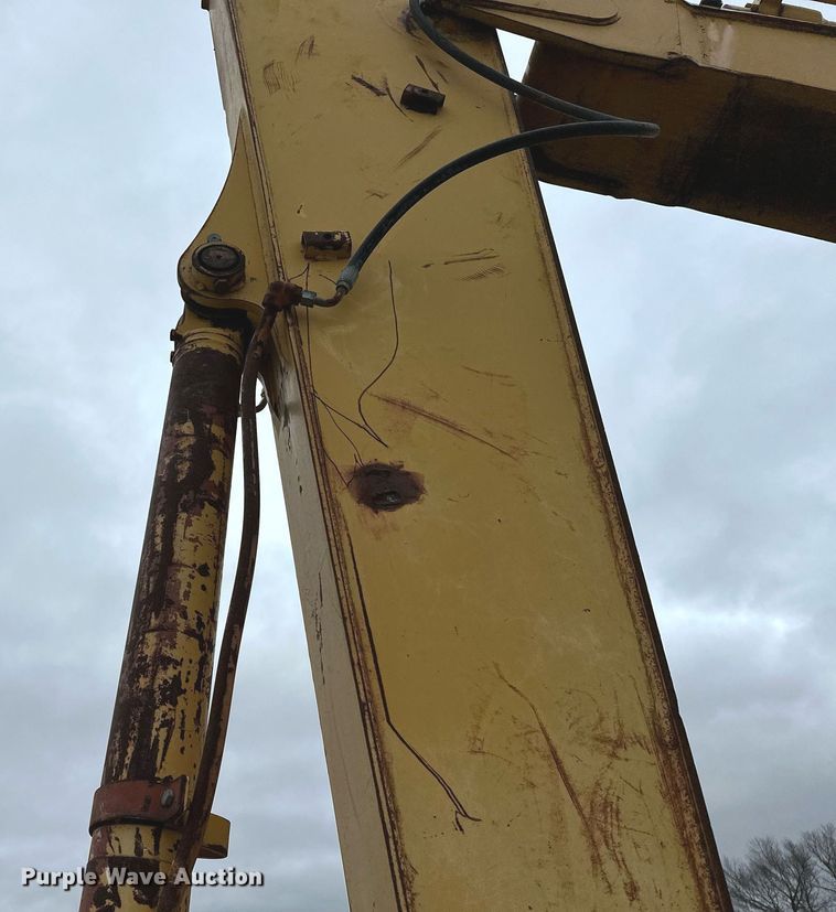 image for item DP3262 1999 John Deere 120  excavator