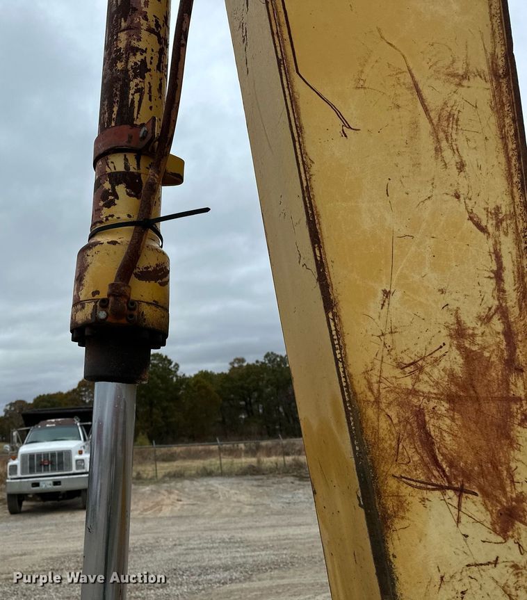 image for item DP3262 1999 John Deere 120  excavator