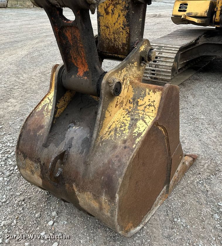 image for item DP3262 1999 John Deere 120  excavator