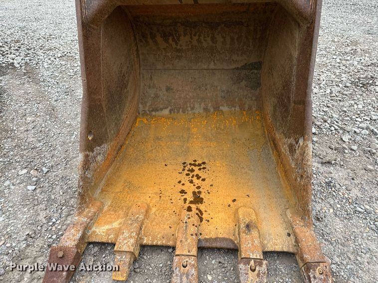 image for item DP3262 1999 John Deere 120  excavator