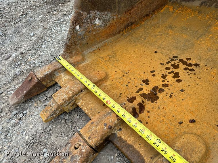 image for item DP3262 1999 John Deere 120  excavator