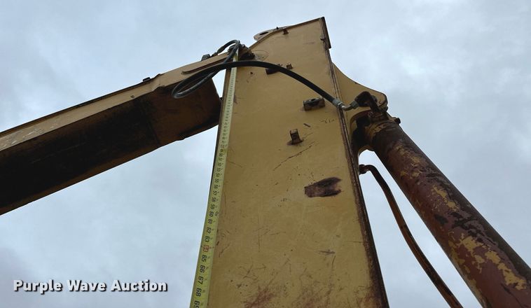 image for item DP3262 1999 John Deere 120  excavator