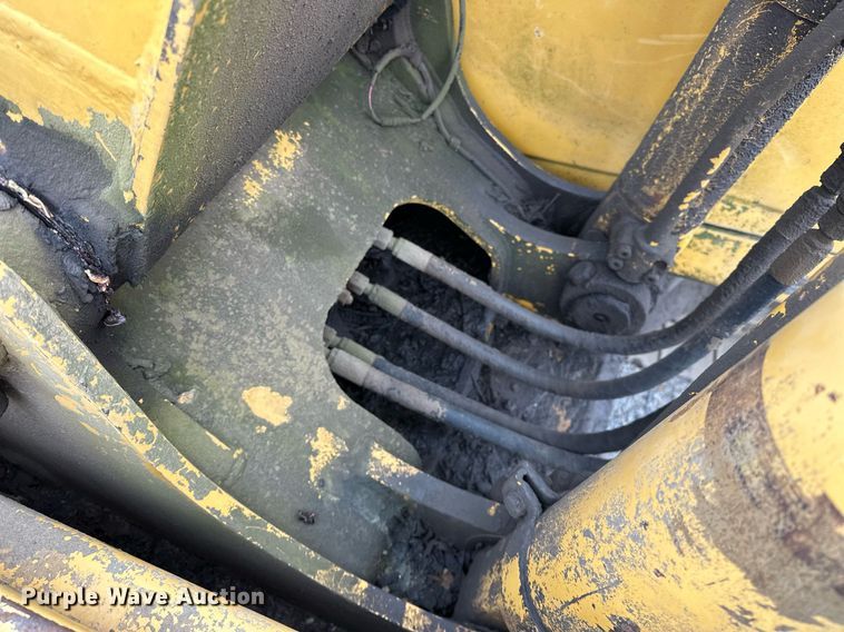 image for item DP3262 1999 John Deere 120  excavator