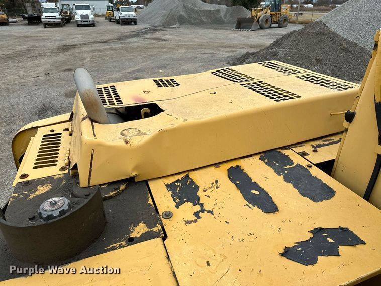 image for item DP3262 1999 John Deere 120  excavator