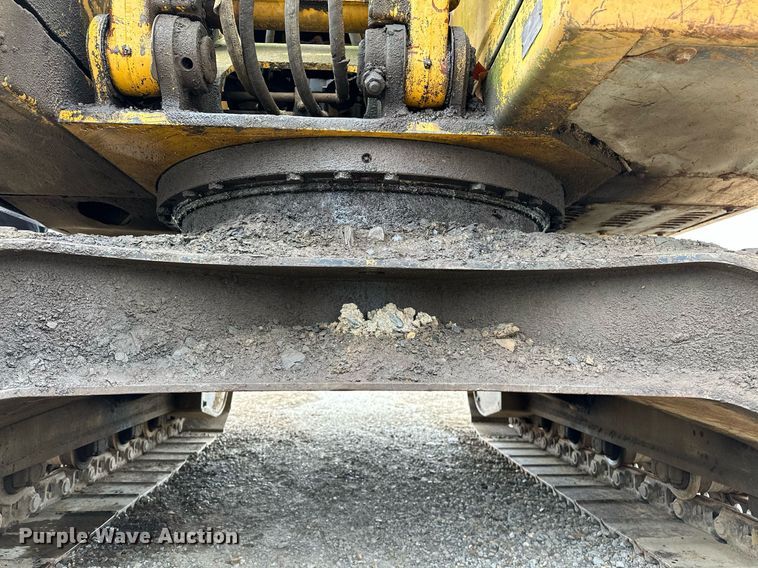 image for item DP3262 1999 John Deere 120  excavator