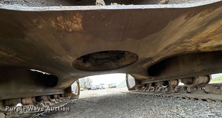 image for item DP3262 1999 John Deere 120  excavator