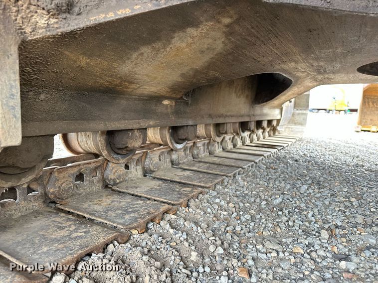 image for item DP3262 1999 John Deere 120  excavator