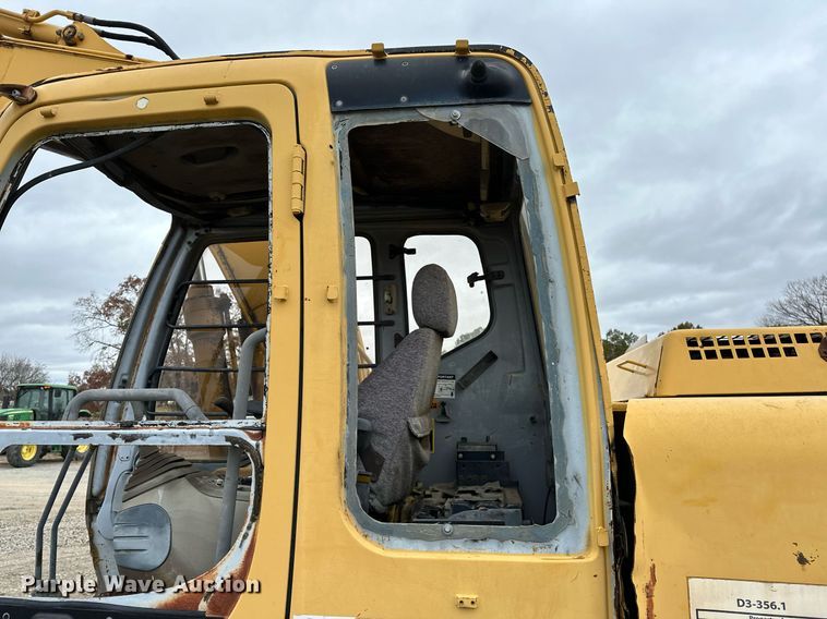 image for item DP3262 1999 John Deere 120  excavator