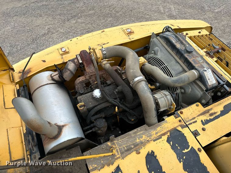 image for item DP3262 1999 John Deere 120  excavator