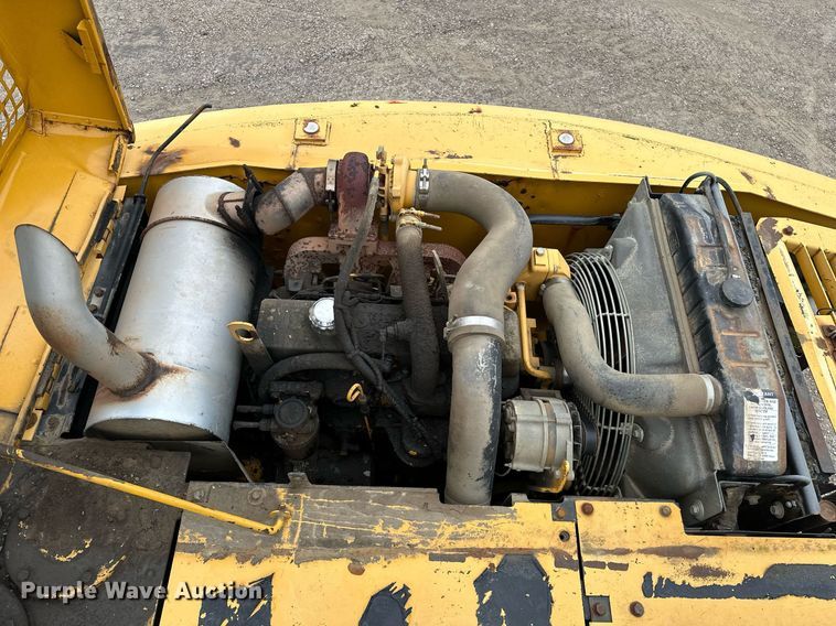 image for item DP3262 1999 John Deere 120  excavator