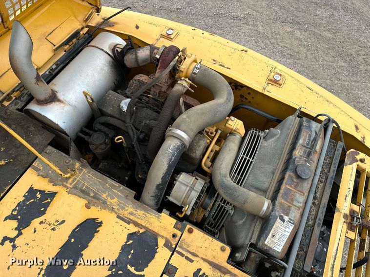 image for item DP3262 1999 John Deere 120  excavator