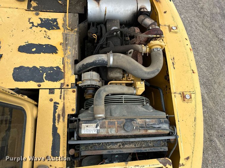 image for item DP3262 1999 John Deere 120  excavator