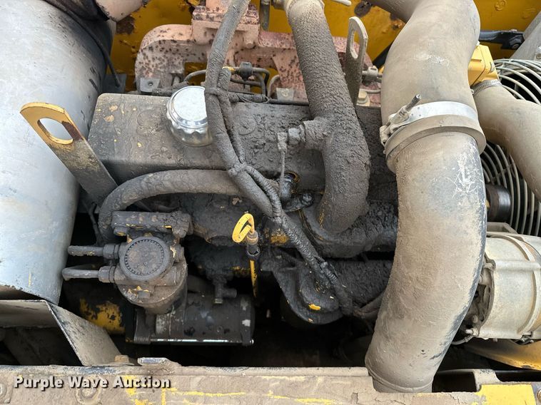 image for item DP3262 1999 John Deere 120  excavator