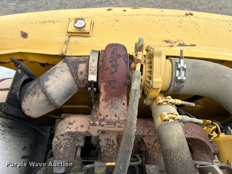 image for item DP3262 1999 John Deere 120  excavator