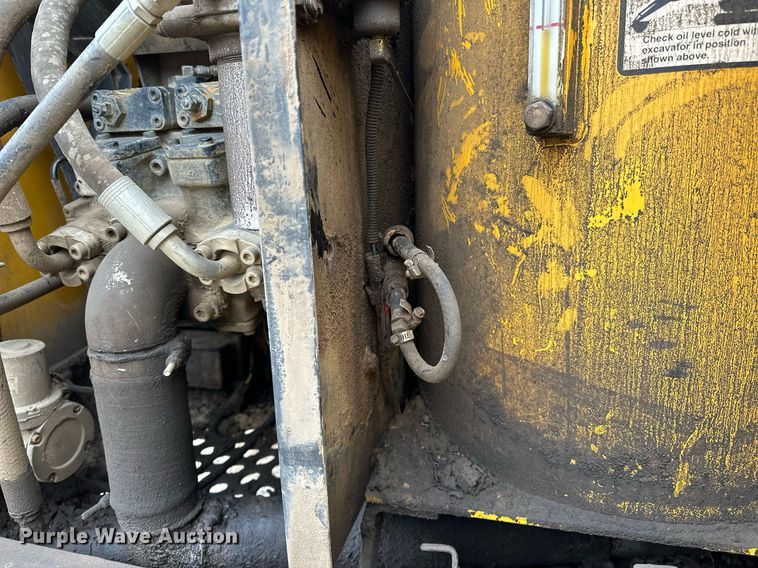 image for item DP3262 1999 John Deere 120  excavator