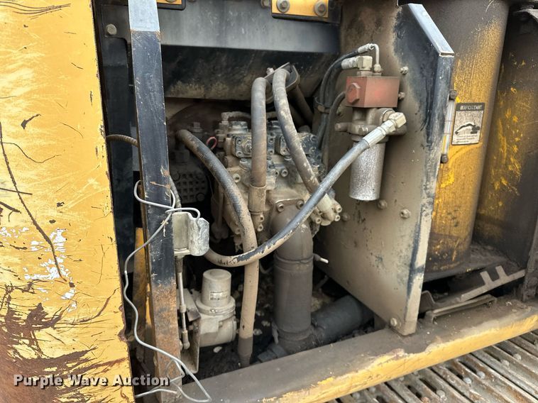 image for item DP3262 1999 John Deere 120  excavator