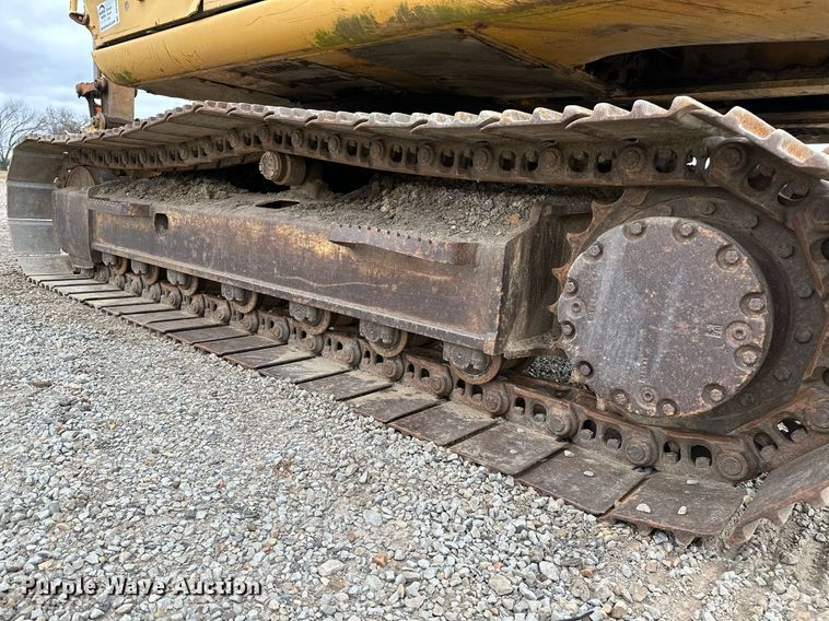 image for item DP3262 1999 John Deere 120  excavator