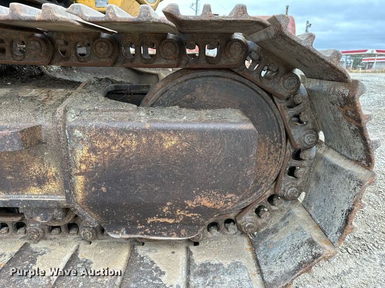 image for item DP3262 1999 John Deere 120  excavator