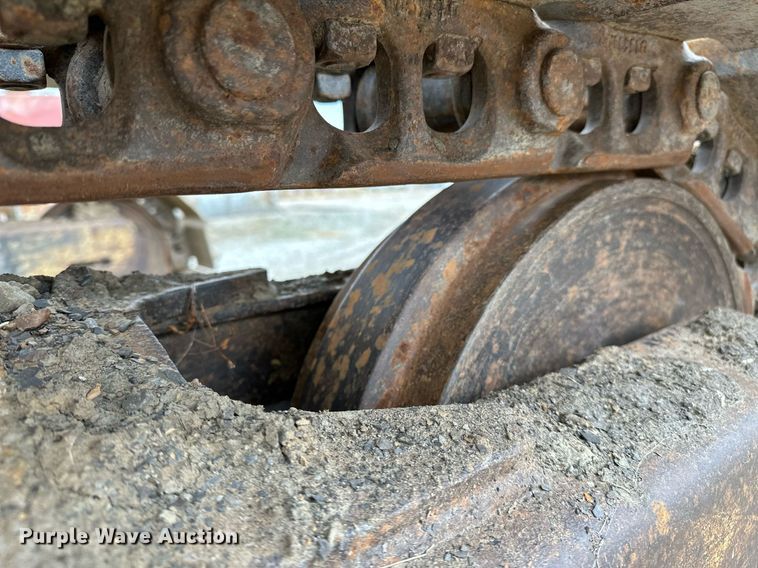 image for item DP3262 1999 John Deere 120  excavator