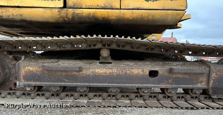 image for item DP3262 1999 John Deere 120  excavator